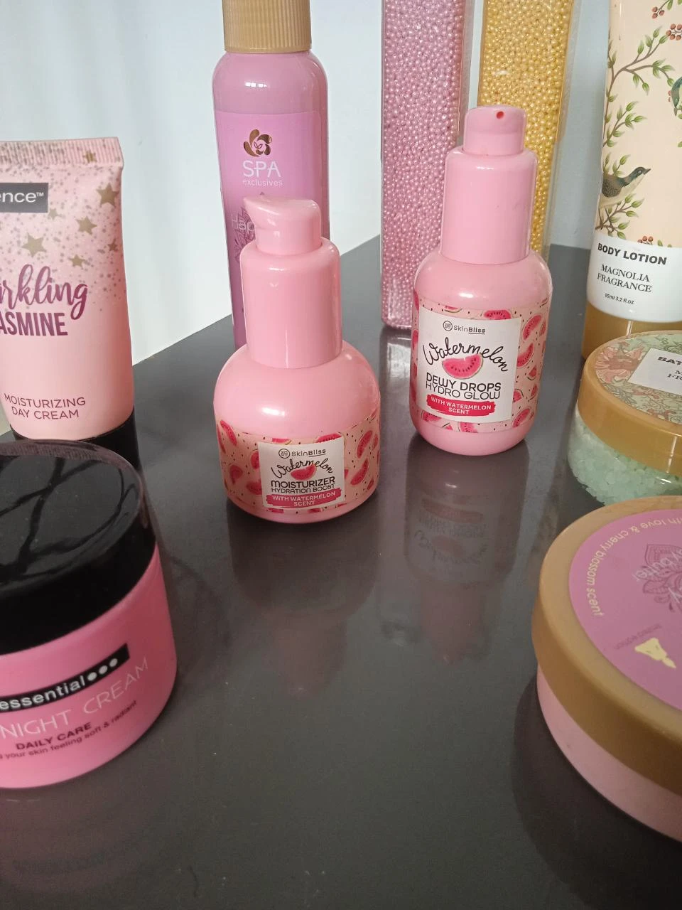 Gran lote de productos de belleza, suero, crema, exfoliante, sal de baño – photo 10